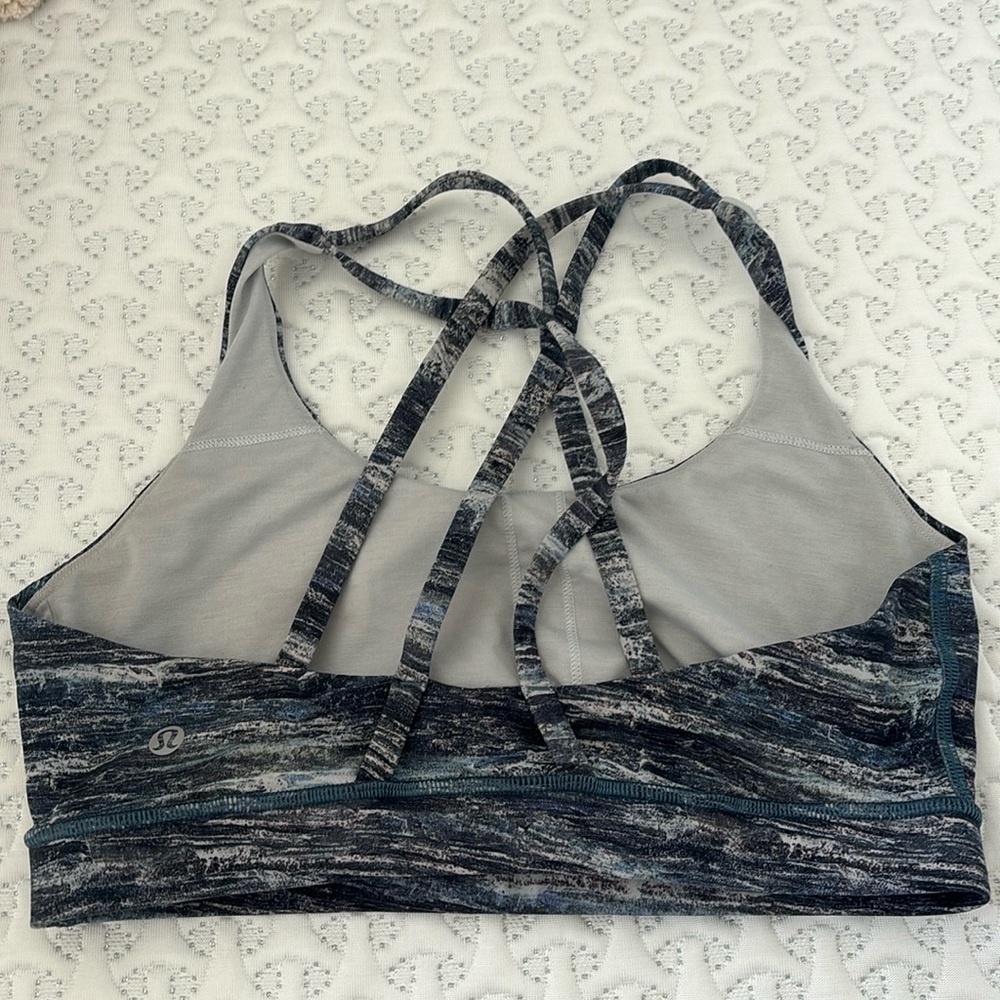 Women's Lululemon sports bra size 10
